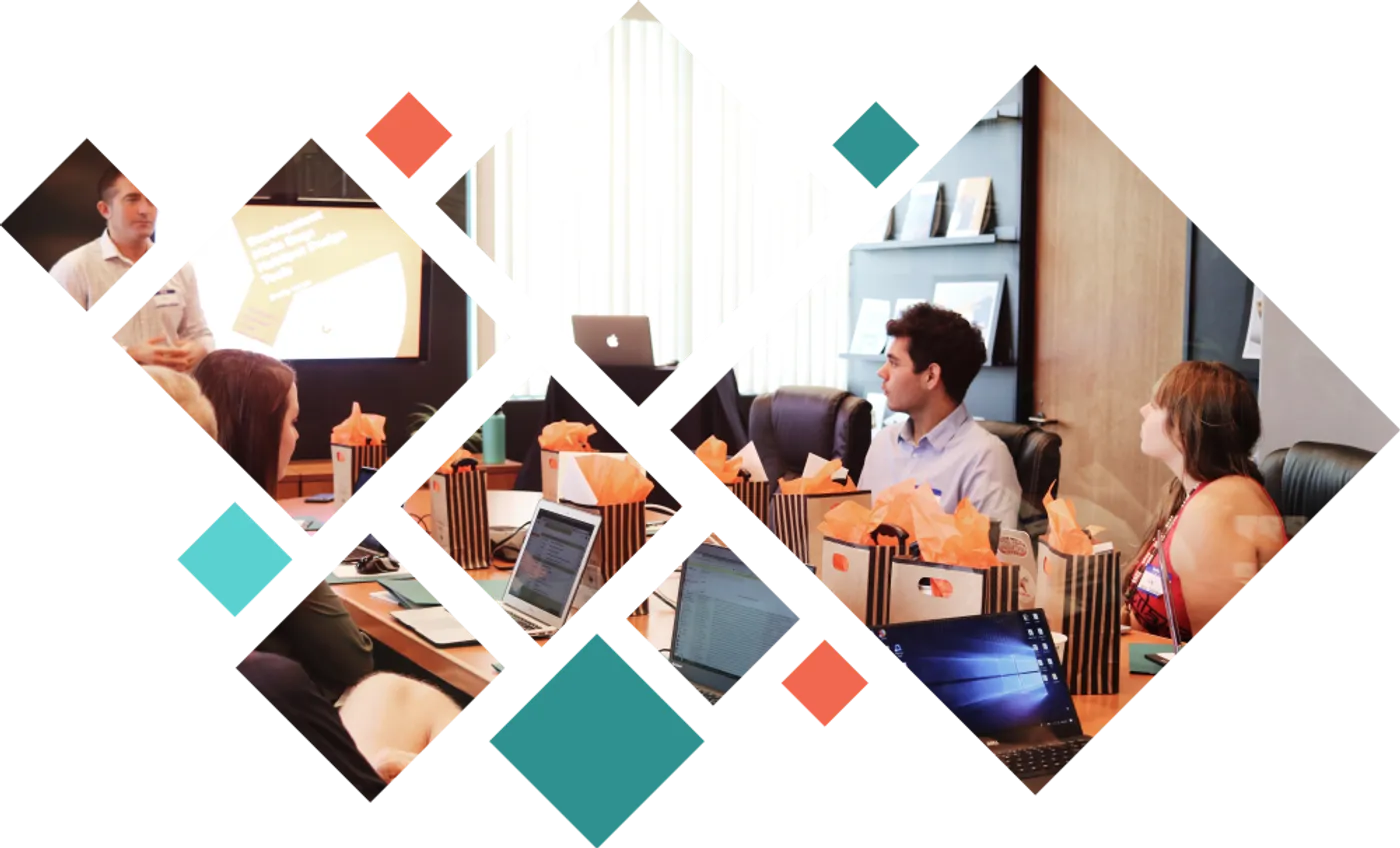 Equipo de ventas colaborando con la plataforma SADOV